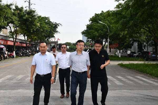 新都区政协主席李勇一行到公司调研指导工作
