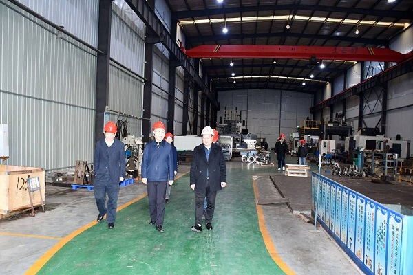 江涛一行到0638太阳集团官网公司调研指导工作